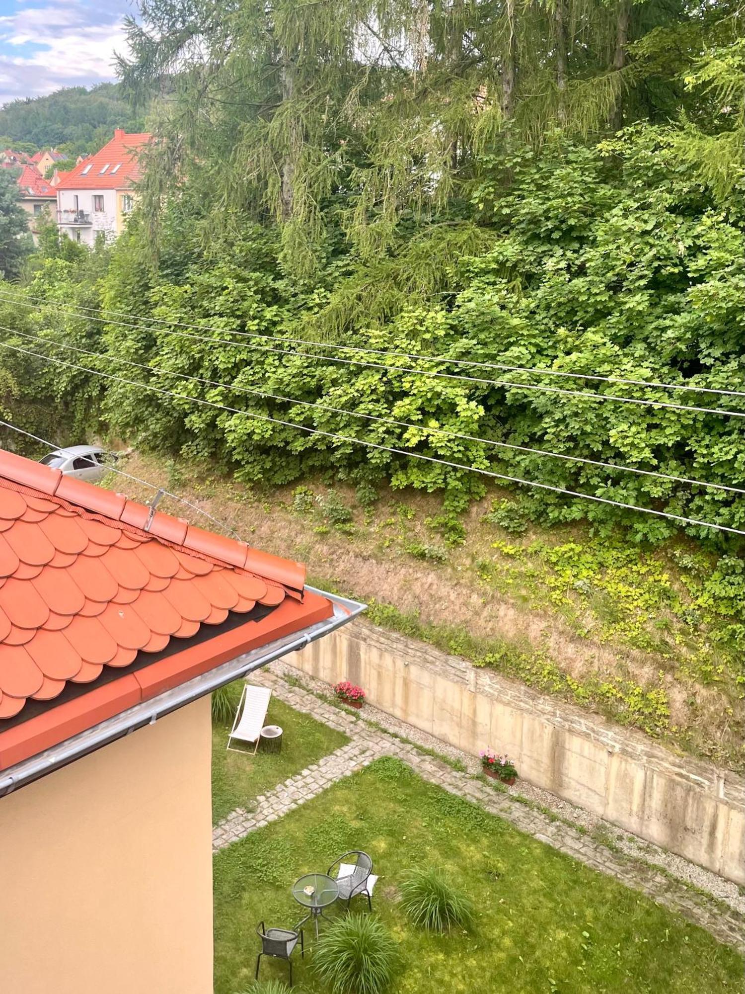 Szmaragdowa Sowa Apartman Wałbrzych Kültér fotó