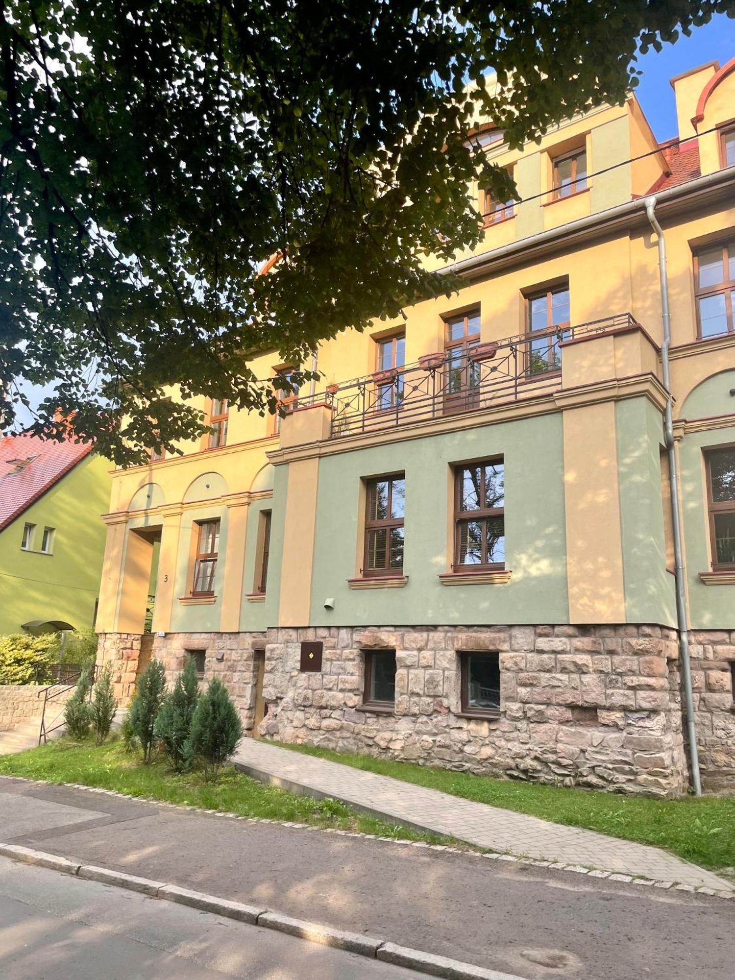 Szmaragdowa Sowa Apartman Wałbrzych Kültér fotó